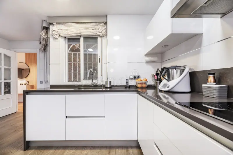 L-Shaped Kitchen